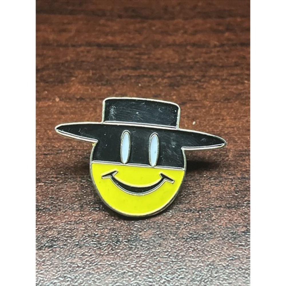 Walmart Smiley Zorro Mask‎ Lapel Hat Pin